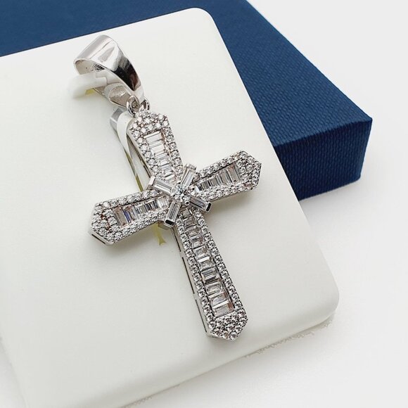 "925 Sterling Silver Plated CZ Pendant, INUS1BR195 - Picture 8 of 9